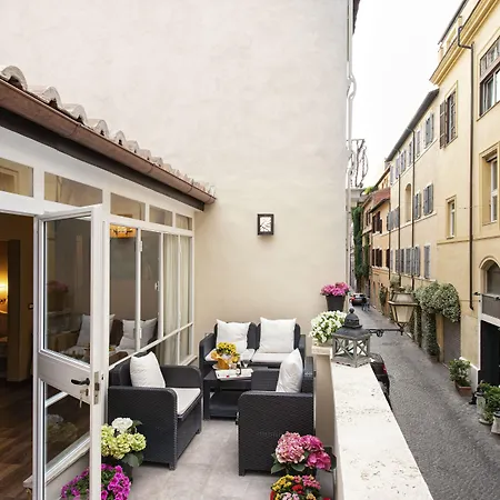 Canova Rooms In Spanish Steps